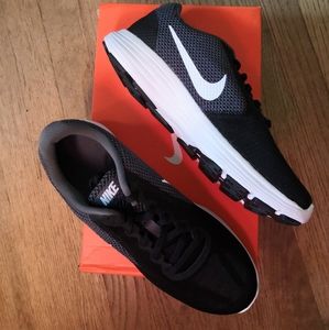 Men's Nike Revolution 3 Running Shoes